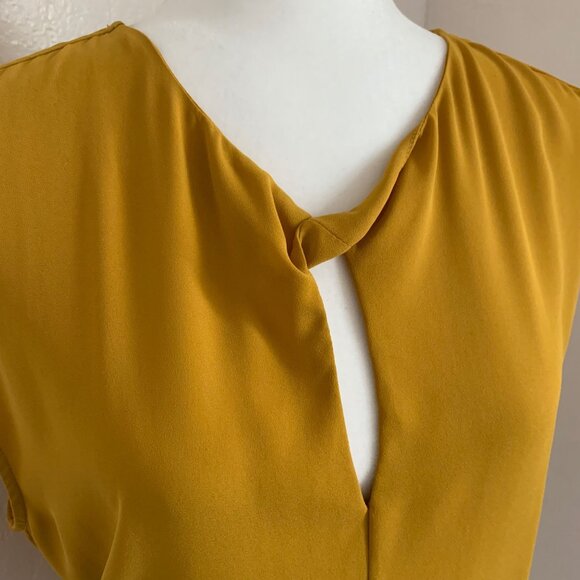 DR2 Sleeveless Keyhole Blouse Mustard Yellow L - Picture 8 of 10